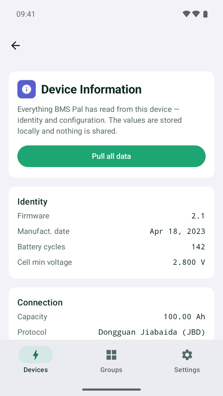 Device information page: BMS identity, firmware, capacity, and configuration read from the board