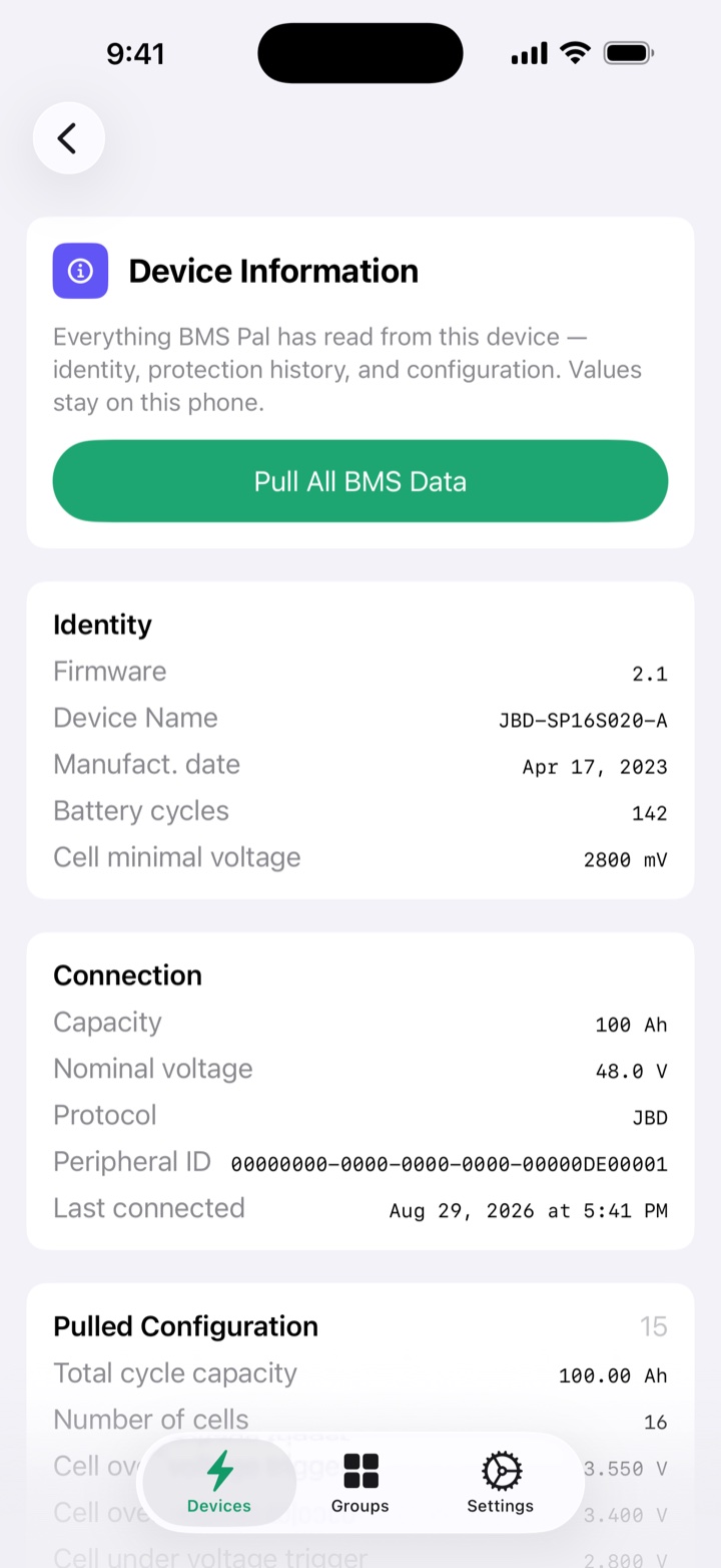 Device information page: BMS identity, firmware, capacity, and configuration read from the board