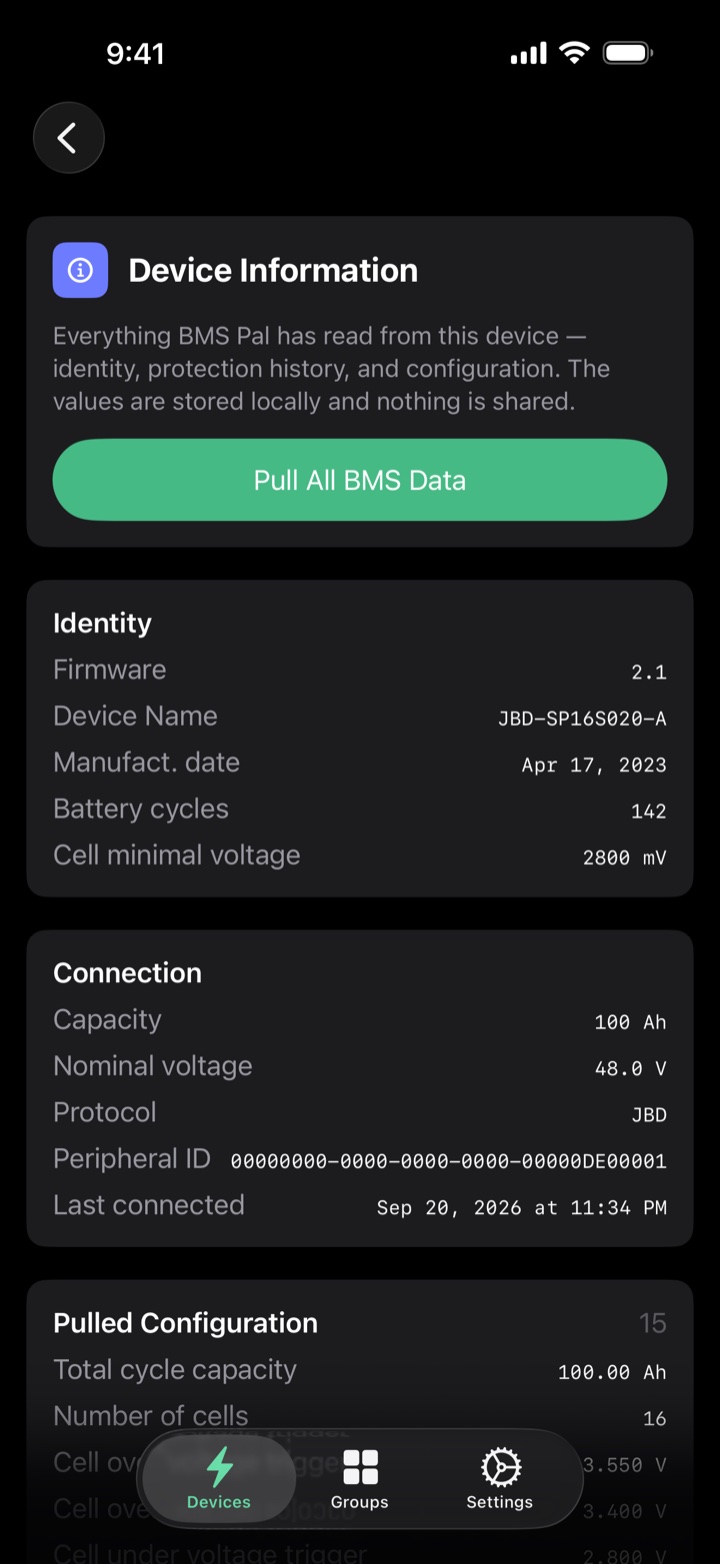 Device information page: BMS identity, firmware, capacity, and configuration read from the board